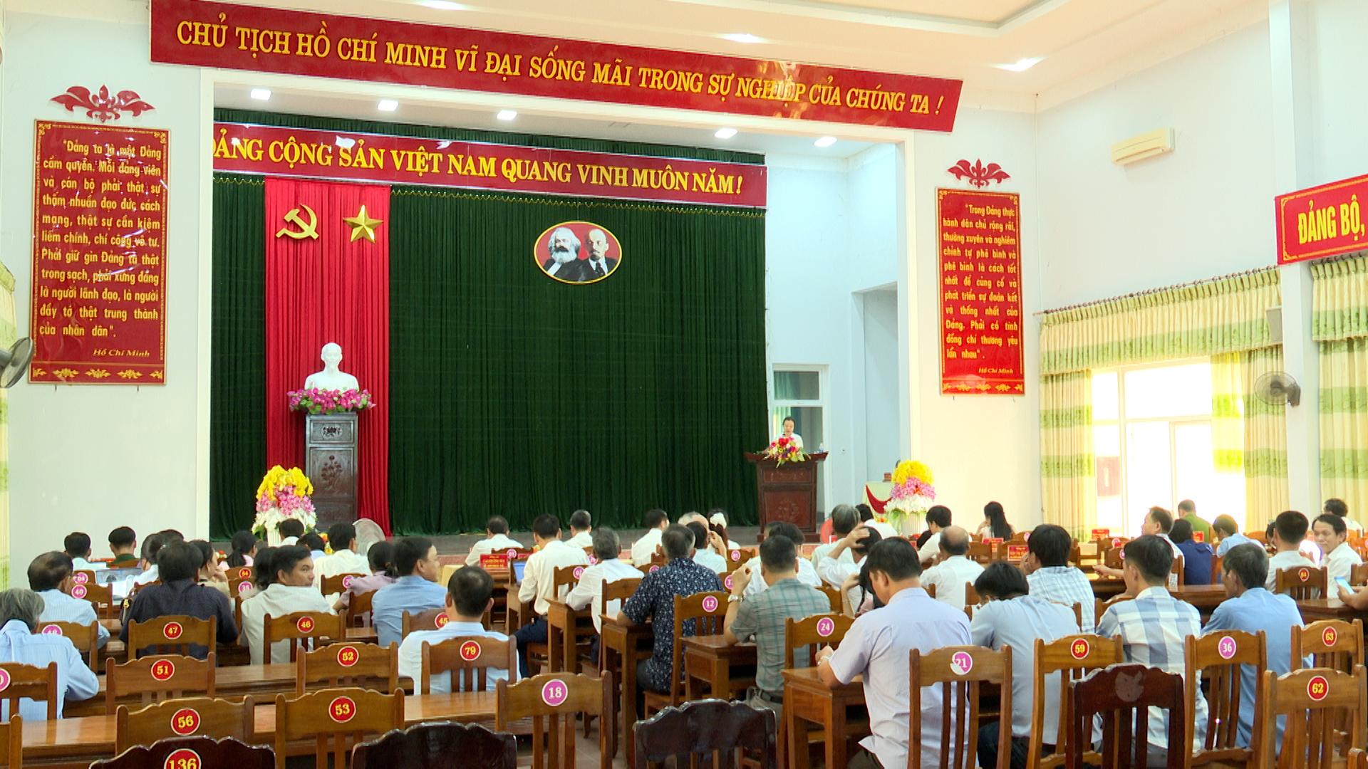 Ấm áp buổi gặp mặt, tri ân cán bộ không chuyên trách nghỉ công tác sau sắp xếp bộ máy